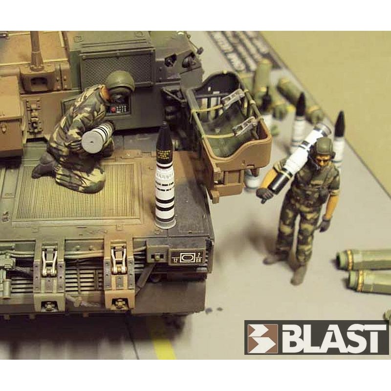 BL35093F - FRENCH TANK CREW RELOADING N2 - LOADING SYSTEM AND AMMO*