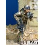 BL35092F - US OIF SOLDIER WITH BINOCULARS*